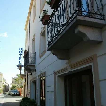 Cavour ホテル 3*