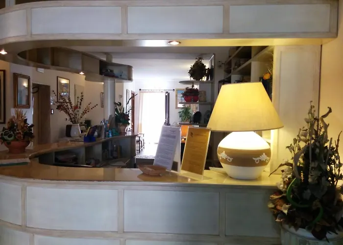 Cavour Отель Ольбия